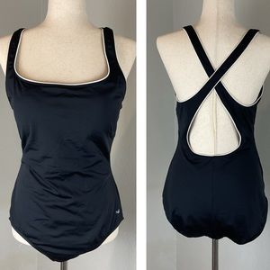 Speedo Women’s One Piece Black Size 16